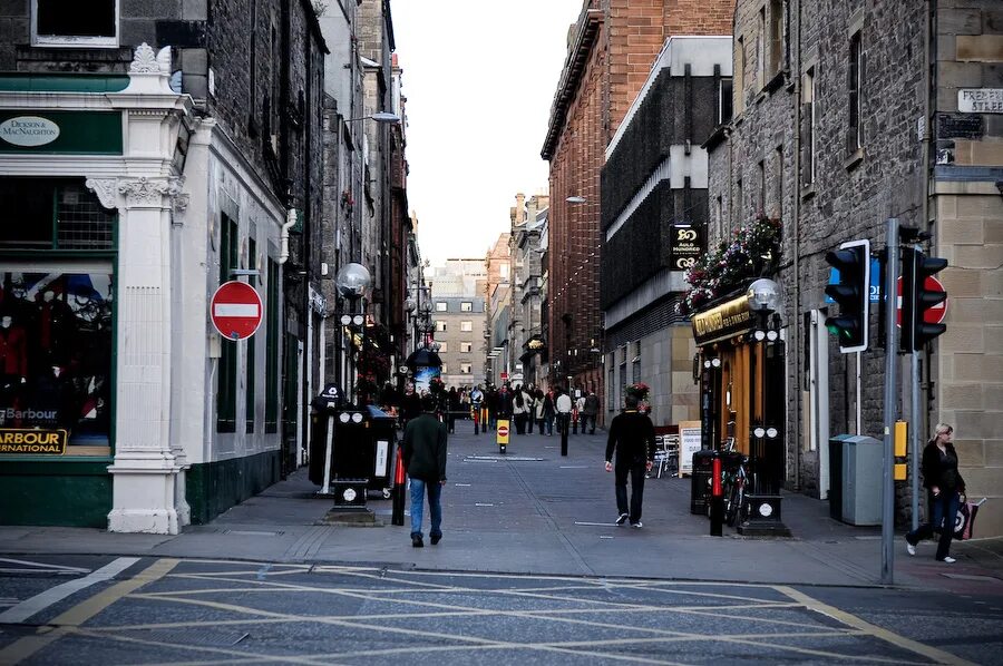 53 Rose Street Edinburgh, Scotland. Edinburgh Dark Street. Ebercromby Street Scotland. Sunshine on Scotland Street. Street rise