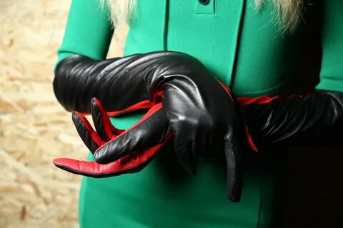Leather gloves