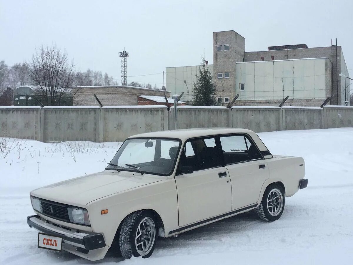 Екатеринбург 2105. 6 зелёный. 3 бежевая. Ваз 21053 зеленый. Машина 2105 ваз 2004 г.