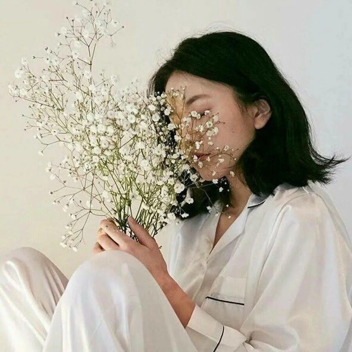 Девушка в цветах эстетика. Фотки эстетики девушки. Красивые эстетичные девушки. Девушка и цветы эстетика. Фотки эстетики девушки.