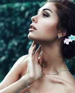 Live models