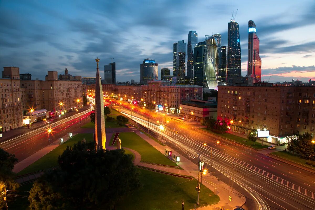 Кутузовский проспект улицы москвы. Площадь дорогомиловская застава. Кутузовский проспект москва. Кутузовский проспект дорогомилово. Кутузовский проспект улица.