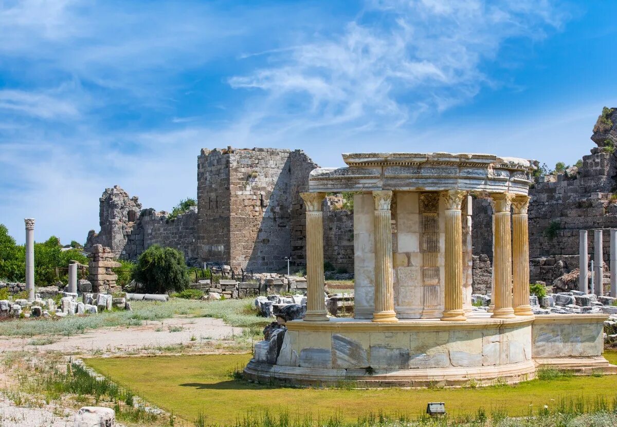 Храм аполлона анталия. Античный город аспендос. Храм аполлона анталия. Side tours. Амфитеатр в сельге турции.