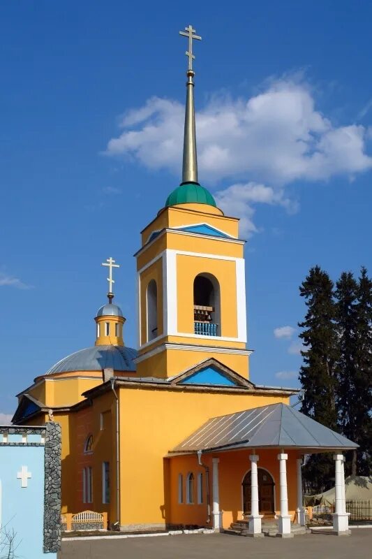 Источник в горном щите. Храм Покрова Пресвятой Богородицы (горный щит). Екатеринбург храм Покрова Пресвятой Богородицы. Горный щит храм Екатеринбург. Поселок горный щит Екатеринбург.