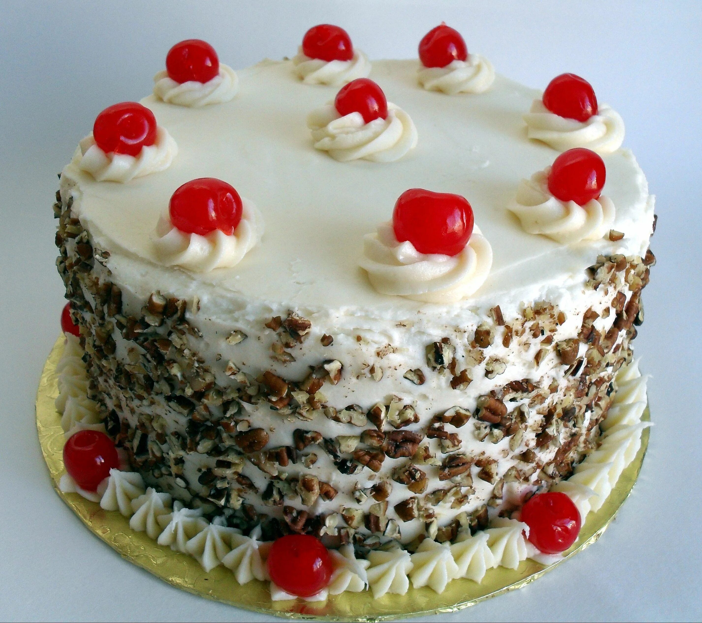 Украсить торт рецепт торта. Украшение торта творожным кремом. Праздничный торт. Творожный крем для торта. Украшение творожного торта.