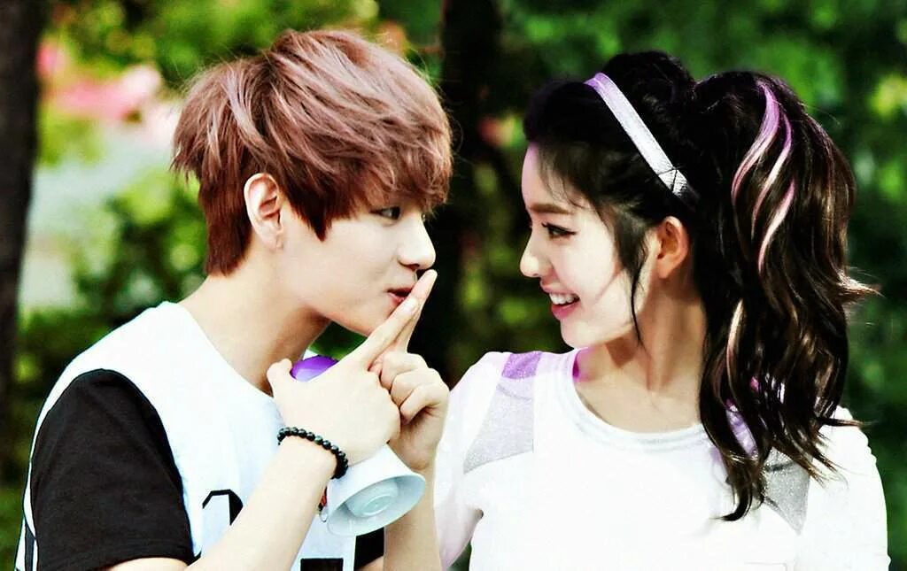 Ким тэхен и айрин. Тэхен и дженни. Тэхен и айрин. Ким тэхен и дженни. Девушка тэхена.