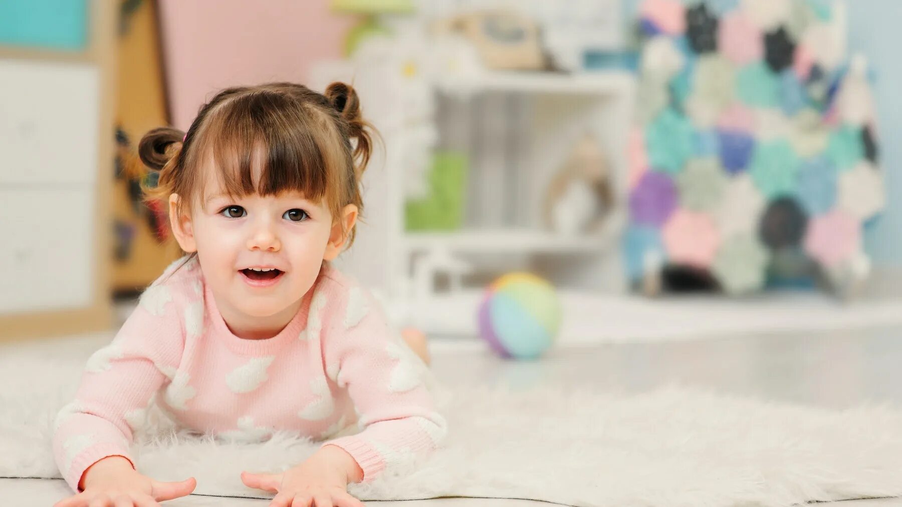 2 years old girl