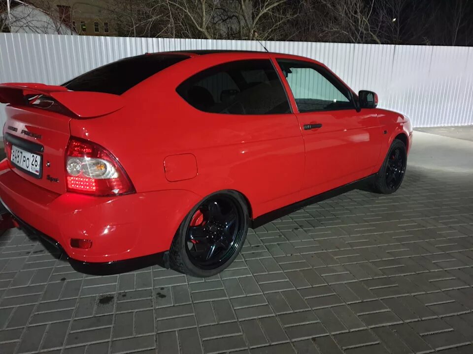 Приора купе седан. Приора спорт купе. Приора 2 купе. Красная приора -70. Авито приора купе.