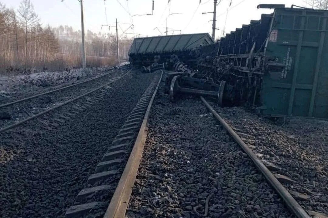 Операция вагона окос. Сход вагонов на забайкальской железной дороги джиктанда талдан. Талдан сход вагонов. Сход вагонов. Сход на забайкальской железной дороге.