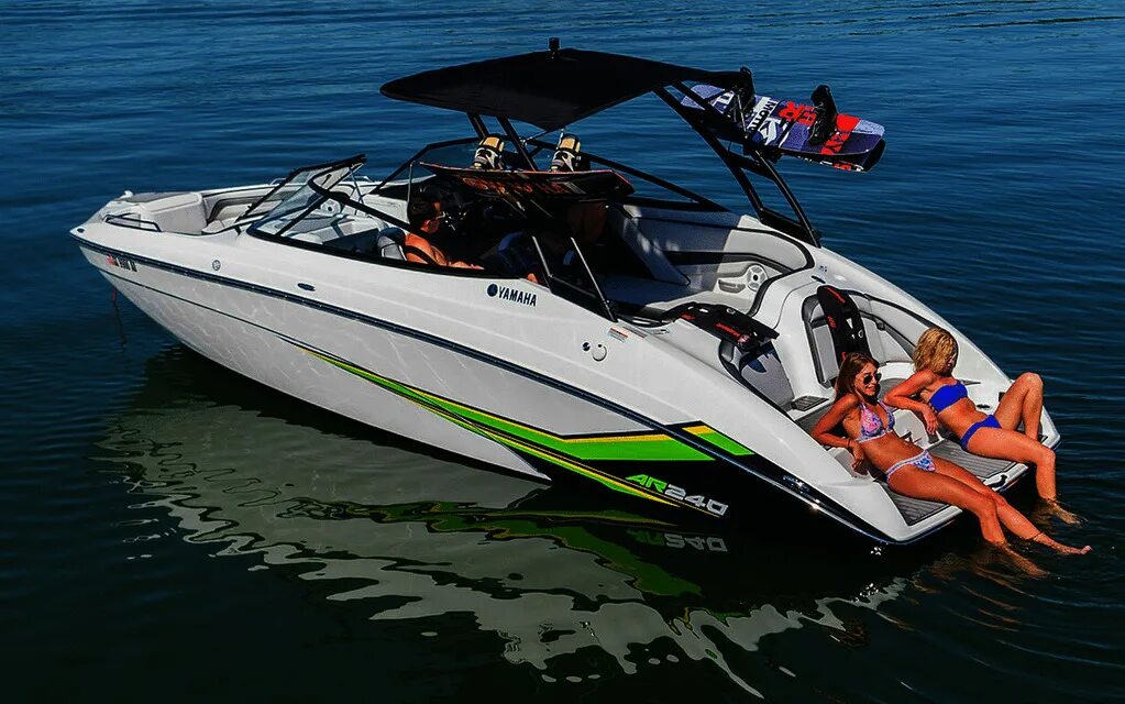 Катер ямаха ар 240. Катер miyama mf-230. Катер 240. Yamaha ar 240. Катер sea ray 240 sun sport.