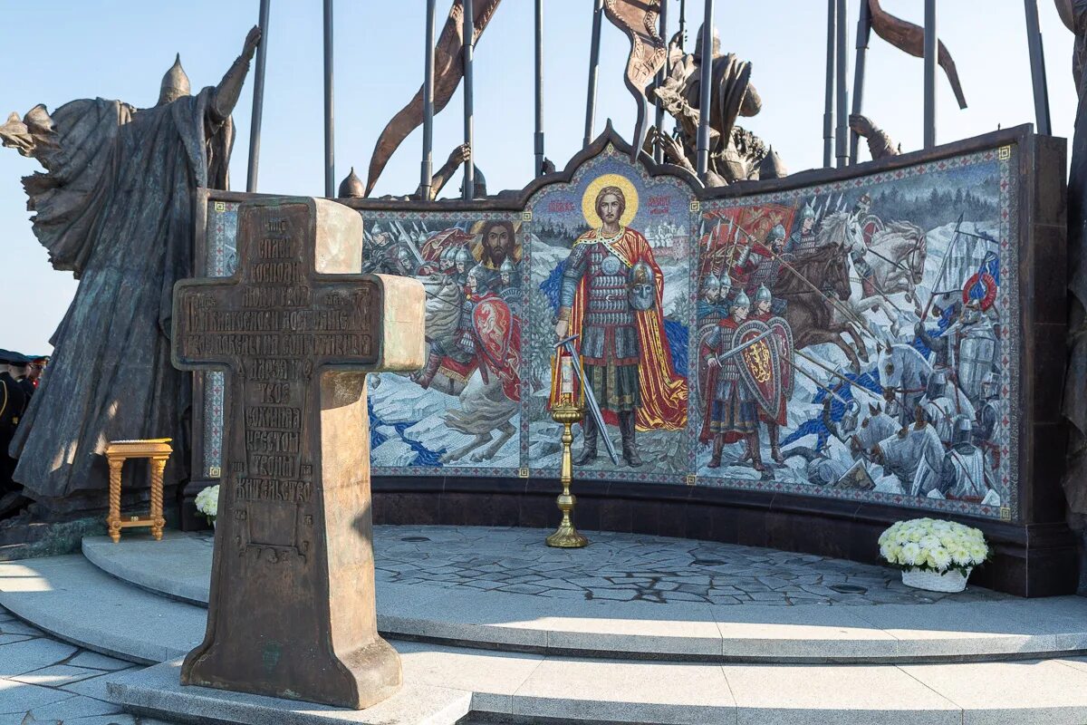 Самолва памятник невскому. Памятник александру невскому в пскове. Самолва мемориальный комплекс невскому. Памятник александру невскому в пскове самолва. Псков самолва памятник.