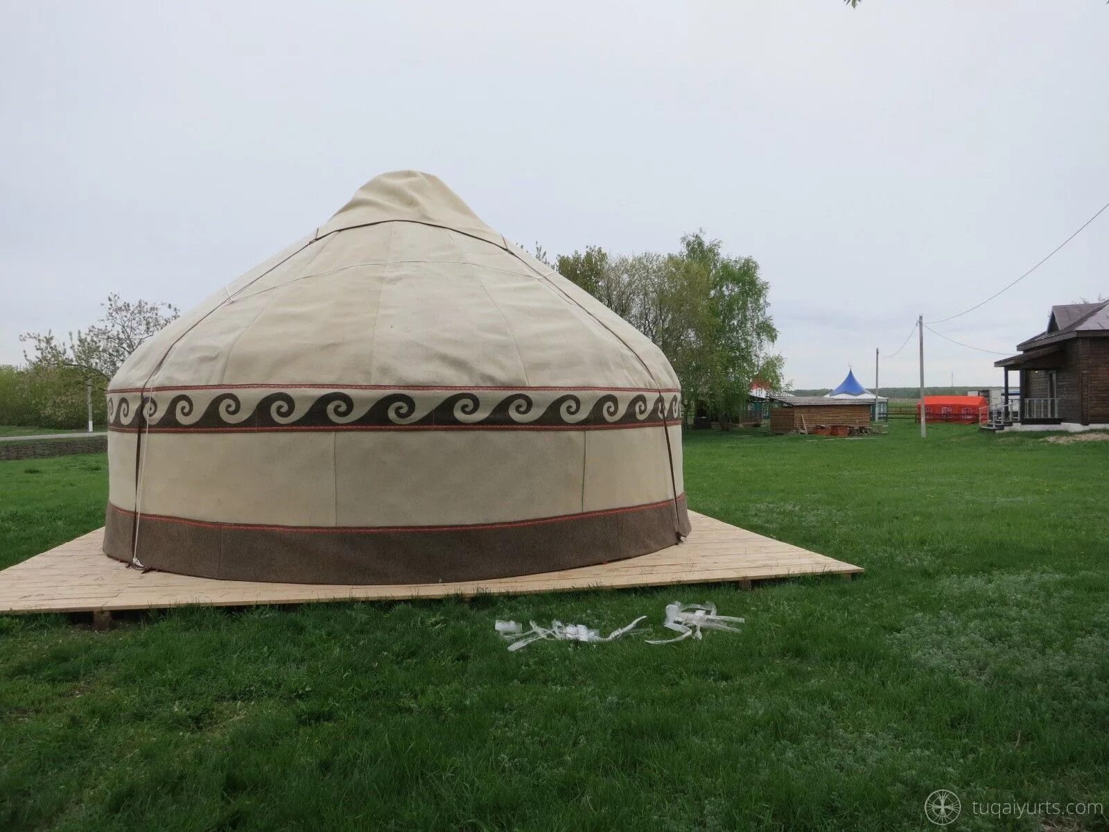 Традиционное жилище башкиров. Жилище башкир юрта. Башкирская юрта тирмэ. Башкирская юрта тирмэ. Башкирская юрта изнутри.