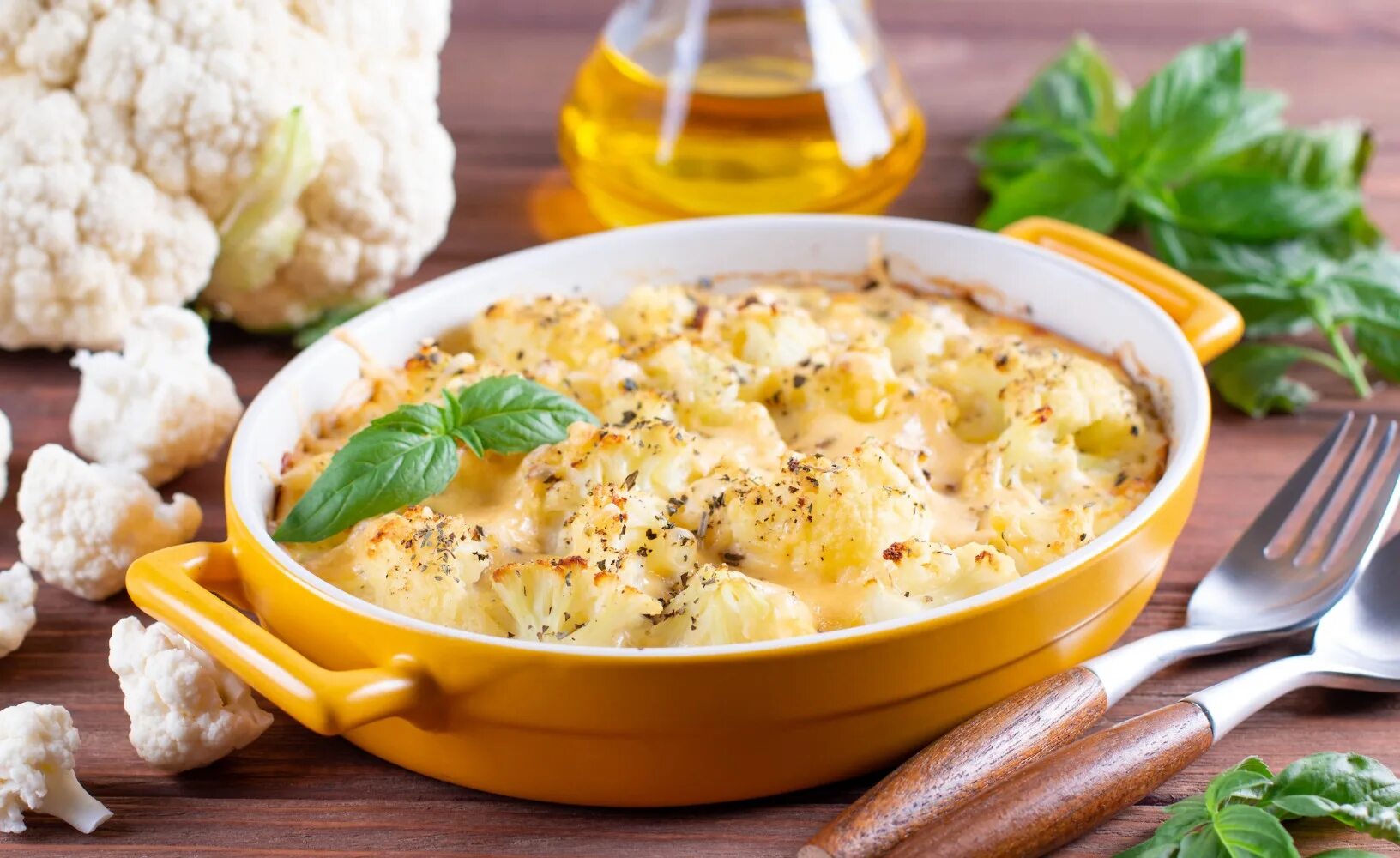 Цветная капуста с молоком и яйцом. Цветная капуста запеченная с сыром. Цветная капуста в соусе бешамель. Цветная капуста в сырном соусе. Цветная капуста с фаршем