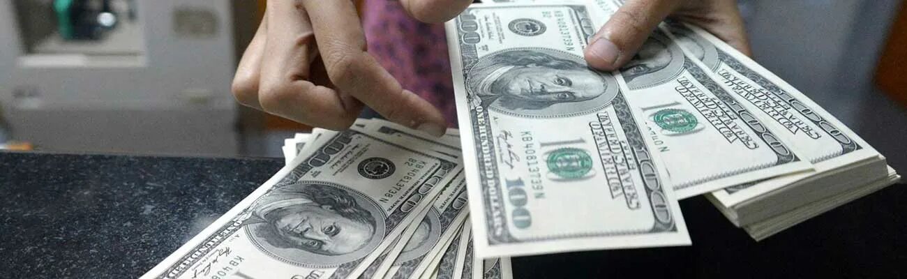 Валюта работа. Доллар упал. сгоревшую валюта юань. 24 доллара. фонд национального благосостояния картинки.