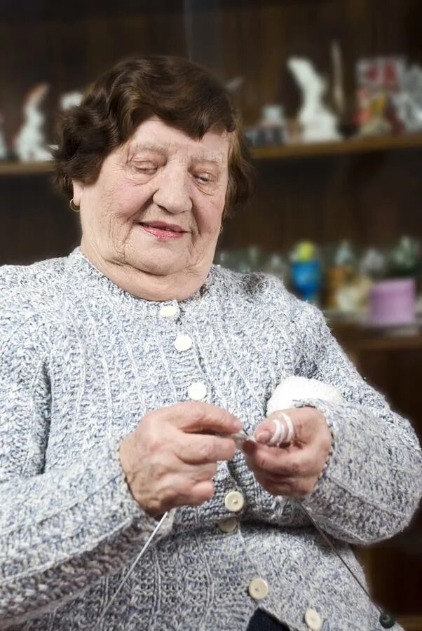 Fat grandmother. Бабуля мультяшная. Пожилая женщина. Бабка в очках. Fat grandmother.