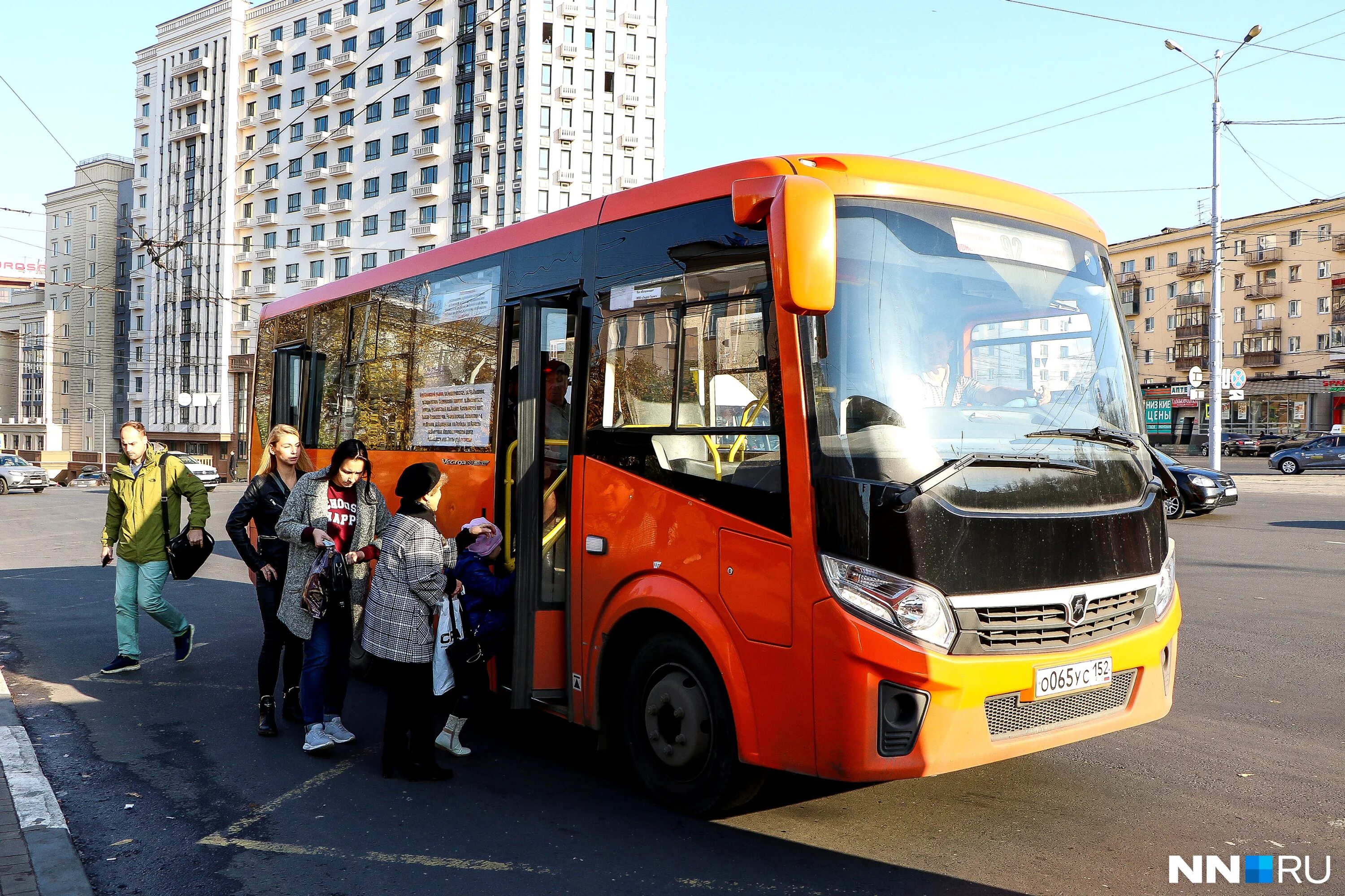 Т 18 автобус. Автобус 2лиаз Нижний Новгород. Новый общественный транспорт. Маршрутки Нижний Новгород. Общественный транспорт Нижний Новгород.