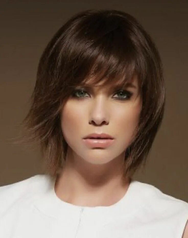 #short #hair #with #layers #and #side #bangs #shorthairwithlayersandsidebangs Li