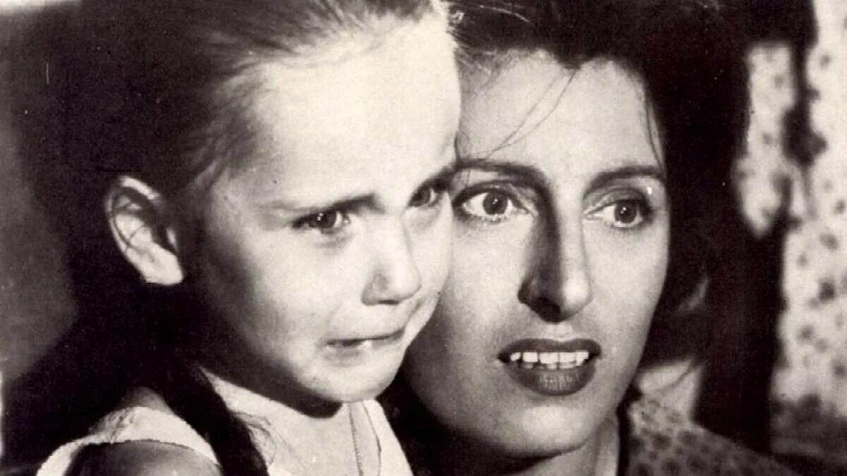 Самая красивая 1951. Самая красивая Лукино Висконти 1951. Мать Лукино Висконти.