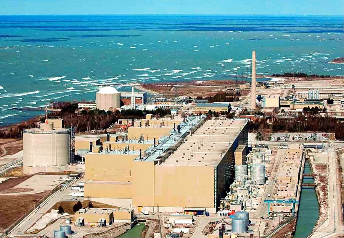 Какая электростанция самая крупная. АЭС Брюс. Атомная станция Брюс. Атомная станция Брюса Канада. АЭС Онтарио.