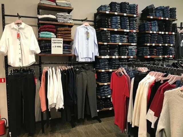 джинсовый магазин. пулково гесс аутлет. санкт петербург магазин джинс. невский 125 магазин джинсовой одежды. джинсовый магазин спб w.