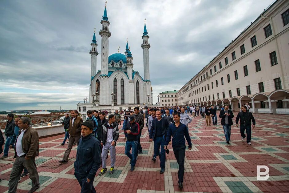 Сегодня в татарстане какой. Ураза байрам кул Шариф. Казань мусульмане. Ураза Казань. Казань фото.