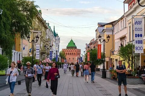 Целый день в городе