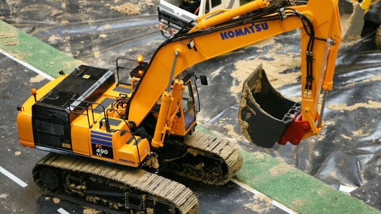 Komatsu PC 490. Экскаватор Komatsu 25. Komatsu pc228. Komatsu pc800.