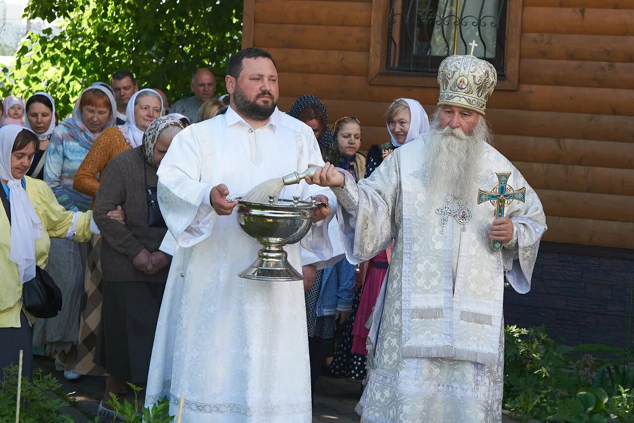 освящение храма ермогена в тушино. ермогеновская церковь крылатское. храм ермогена расписание. церковь канеловская расписание служб на октябрь 2022. храм ермогена расписание.