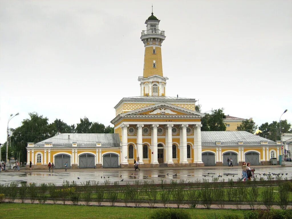 Кострома фото города достопримечательности. Каланча Кострома. Пожарная каланча Кострома. Достопримечательности Костромы пожарная каланча. Пожарная каланча и гауптвахта Кострома.