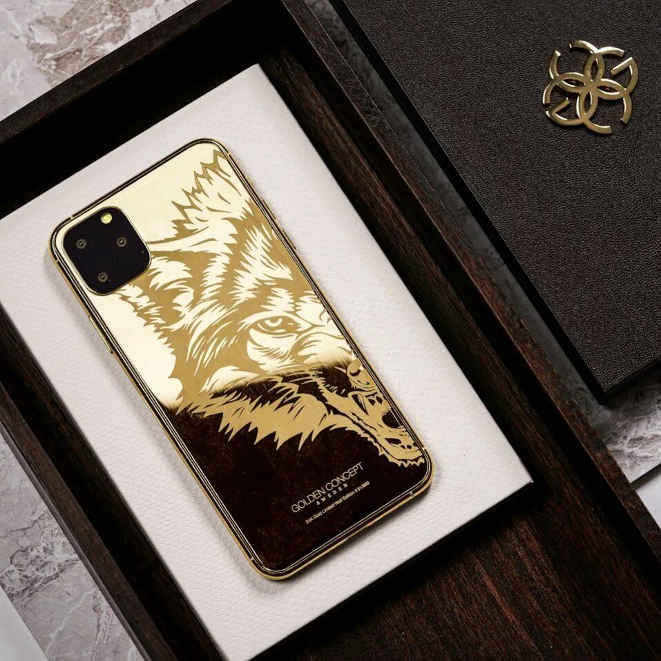 Gold чехол. Iphone 24k Gold. Золотой айфон 24k. Golden Concept чехлы. Золотой чехол на айфон 11.