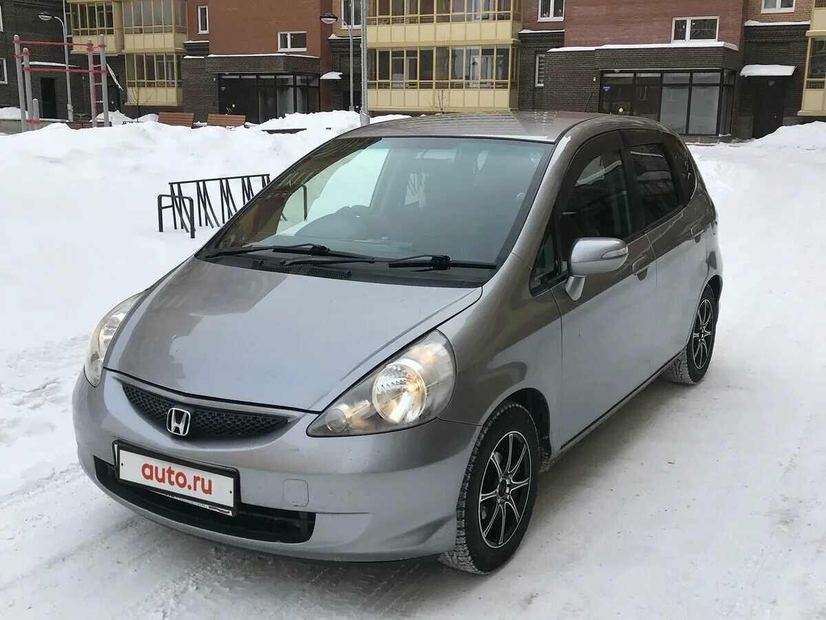 Машина Honda 2004 года. Автомобиль Хонда хэтчбек. Хонда с пробегом. Машина Хонда 96 года. Хонда с пробегом купить спб