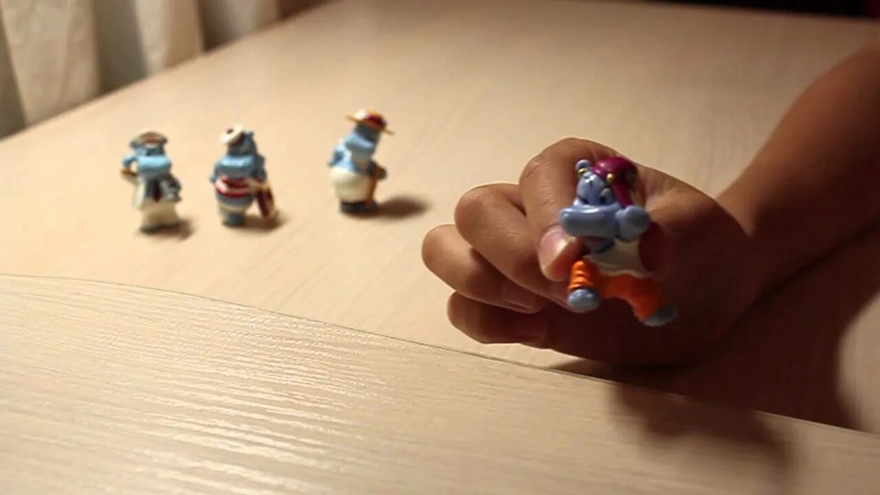 Включи kinder toys. Happy Hippos Киндер 1992. Коллекция Киндер 1992. Киндер сюрприз 1992. Игрушки Киндер 1992 года.