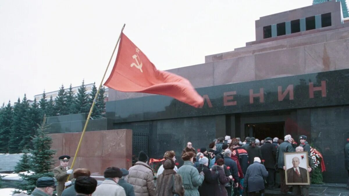 Ленин в мавзолее 2025. Руки прочь от мавзолея ленина. мавзолей ленина ссср. поклонение ленину.