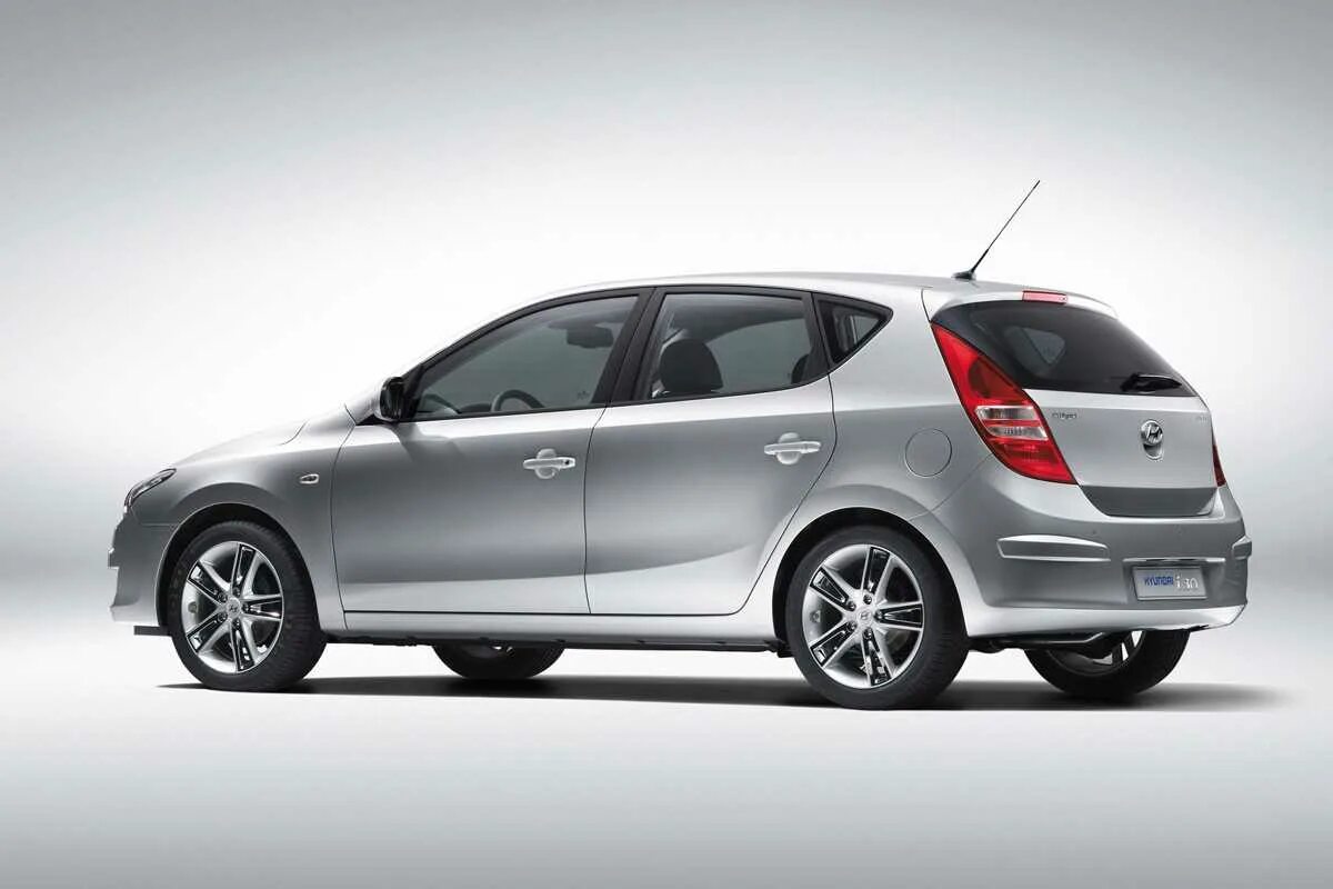 Hyundai i30. 4. Хендай ай 30 1. 4. Hyundai i30 2010.