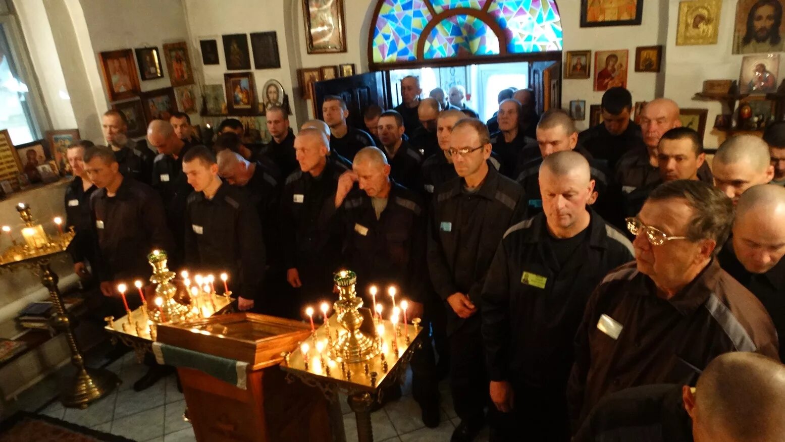 Осужденные священники. Колония ик 2 екатеринбург. Священник в колонии. Зеки в церкви. Вероисповедание осужденных.