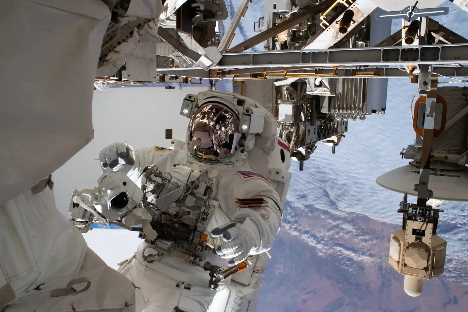 Наука поможет регулировать космос. МКС-70 НАСА. Iss2. Модель космической станции. ISS 700 км.
