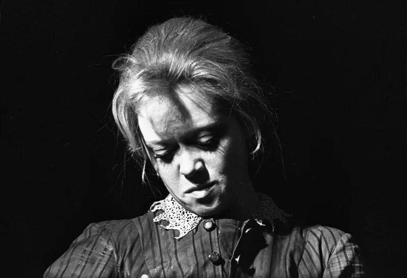 катерина ивановна преступление и наказание. семья мармеладова иллюстрации. катерина преступление и наказание 2007. катерина ивановна мармеладова преступление и наказание. катерина ивановна преступление.