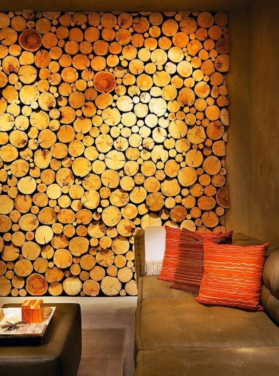 Оригинальная стена. Необычный декор стен. Спилы дерева для декора. Спилы дерева в интерьере. Декор стены из спилов дерева.