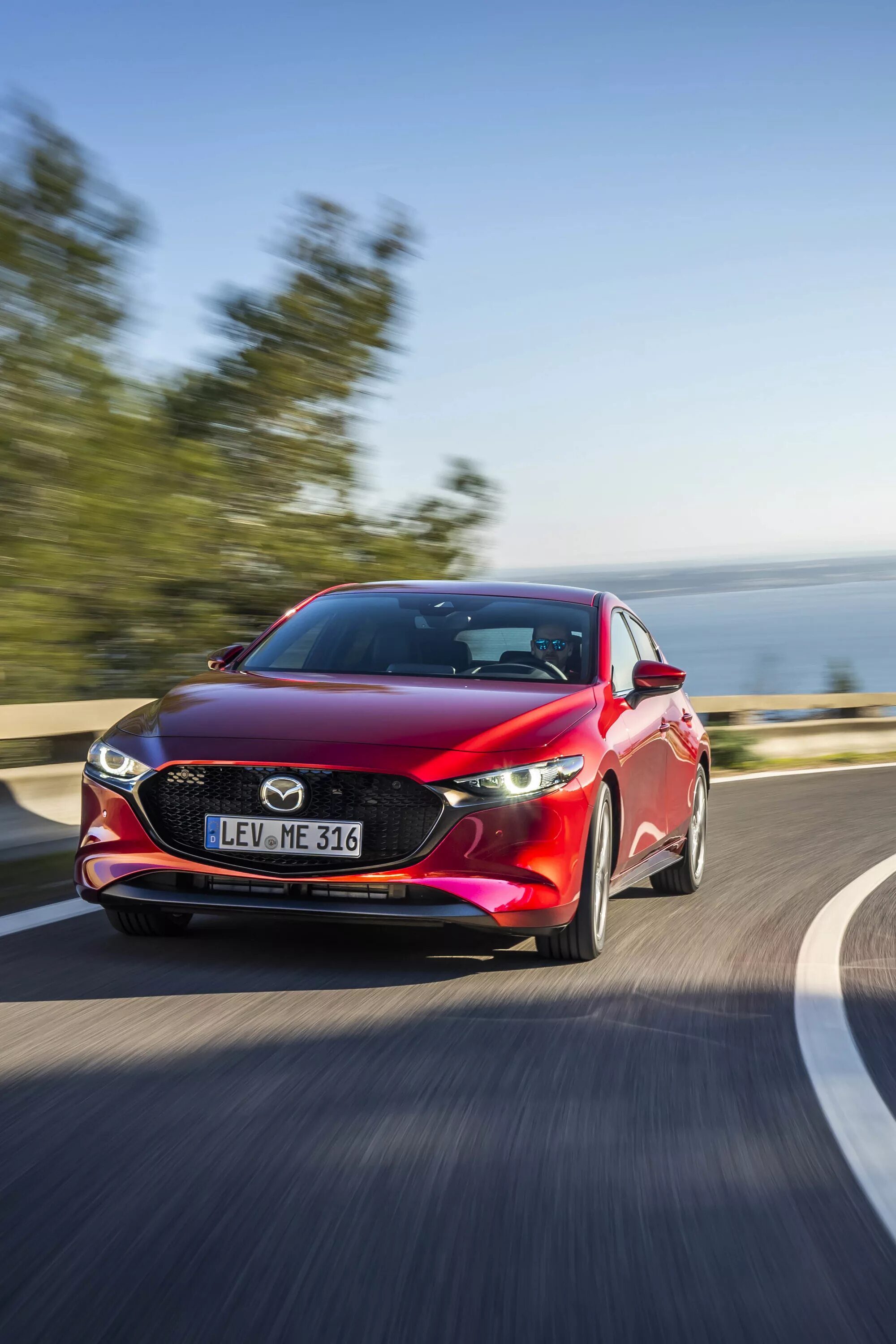 Открой mazda. Mazda 3. Мазда 3 новая красная. Mazda 3 2019. Мазда 3 MPS 2019.