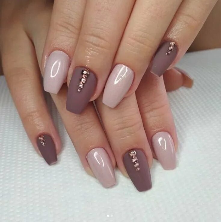 форма ноглюией балерина. форма ногтей для маникюра балерина на короткие ногти. маникюр на форму балерина. розовый френч на длинные ногти. балерина на средних ногтях.