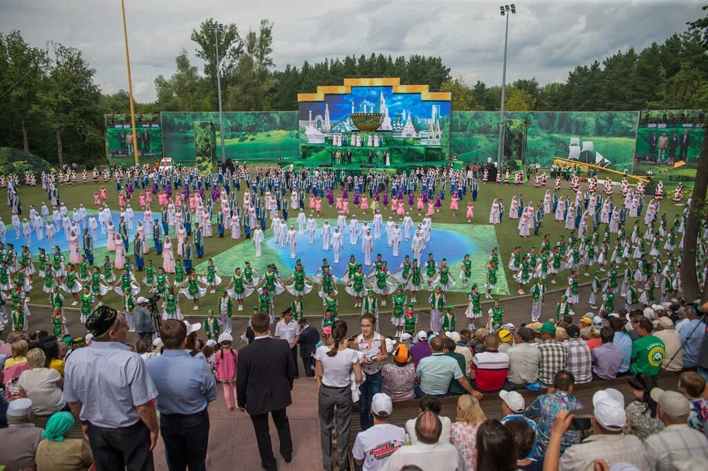 Сабантуй озеро. Сабантуй 2022 казань лебяжье. Сабантуй казань березовая роща. Сабантуй озеро. Сабантуй ижевск.