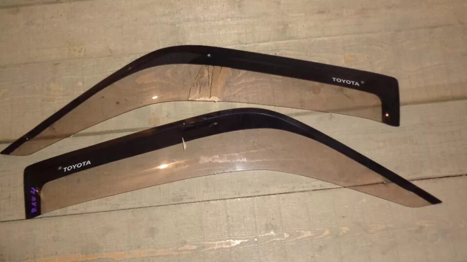 Ветровики тойота рав 4. Toyota nld21-42045. Дефлекторы окон тойота рав 4 2020. Cobra tuning t22006 деф. Ветровики на тойоту.