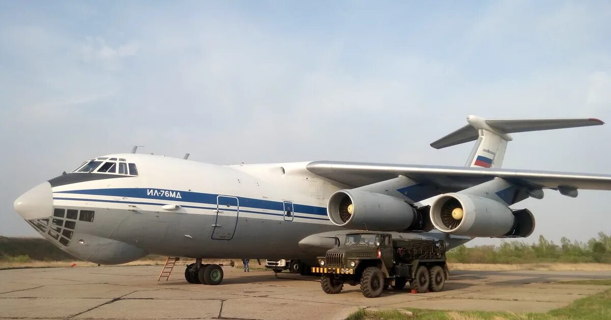 Апа-5д ил 76. Ил-76 пд-14. Ил 76 штурмовик. Ил 76 псков. Ил-76мд взлет.