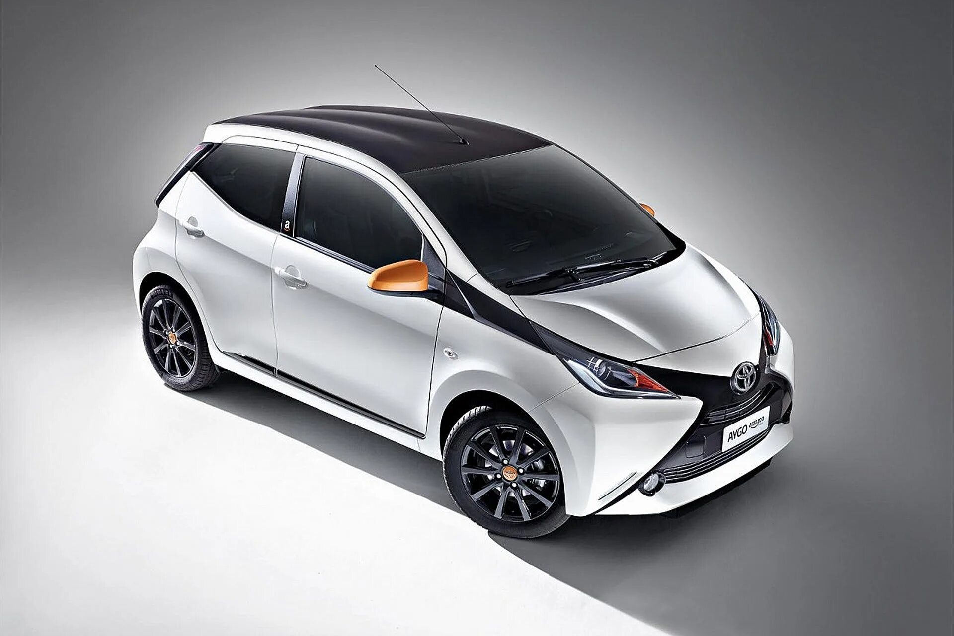 Купить тойоту мини. Toyota Aygo. Тойота Айго 2022. Toyota Aygo x 2022automat. Тойота мини автомобили 2021.