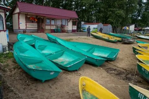 На лодочной станции надо покрасить