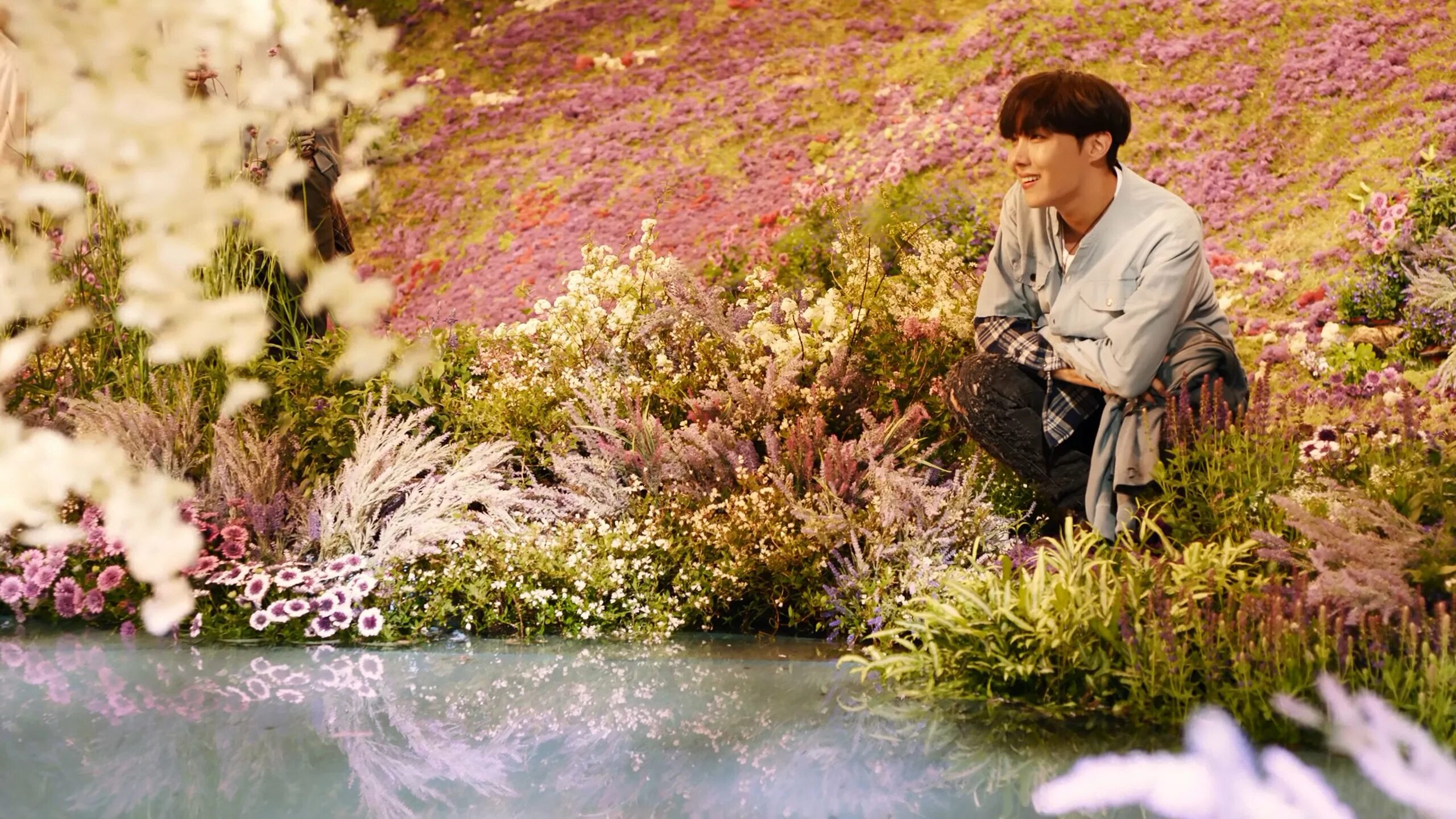 Бтс gold. Bts stay gold фотосессия. Бтс gold. Бтс stay gold. Стэй бтс.