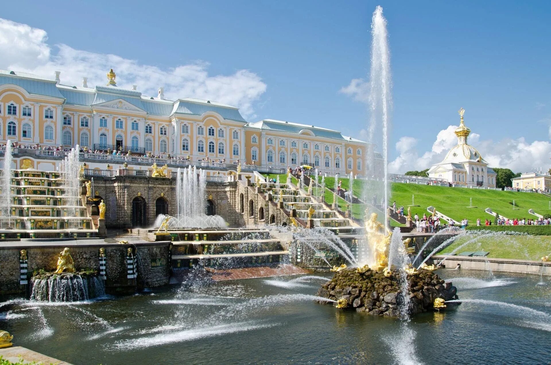 Окрестность санкт петербурга фото. Петергоф (дворцово-парковый ансамбль) фонтаны. Большой Каскад Петергофа, Санкт-Петербург. Фонтан большой Каскад в Петергофе. Большой дворец и большой Каскад в Петергофе.