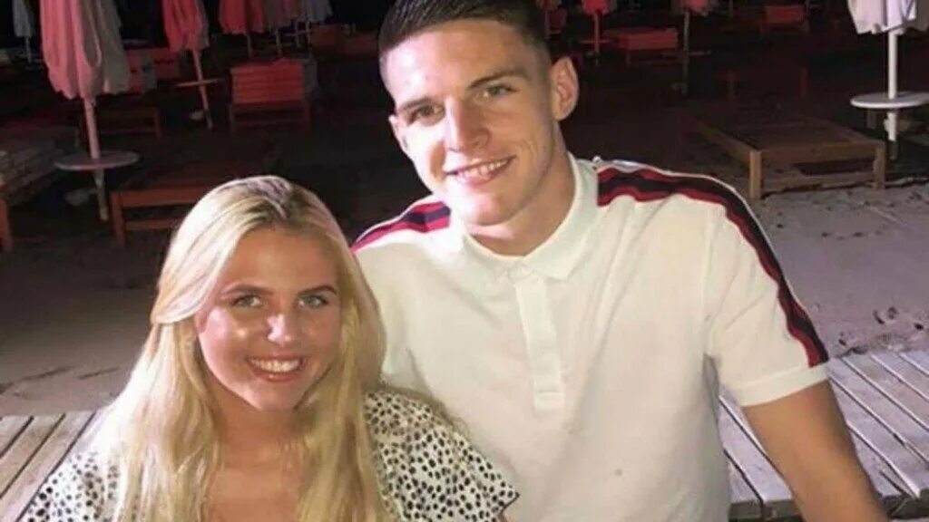 Райс и его жена. Деклан райс и лорен фрайер. declan rice girlfriend. деклан райс с женой. деклан райс девушка.