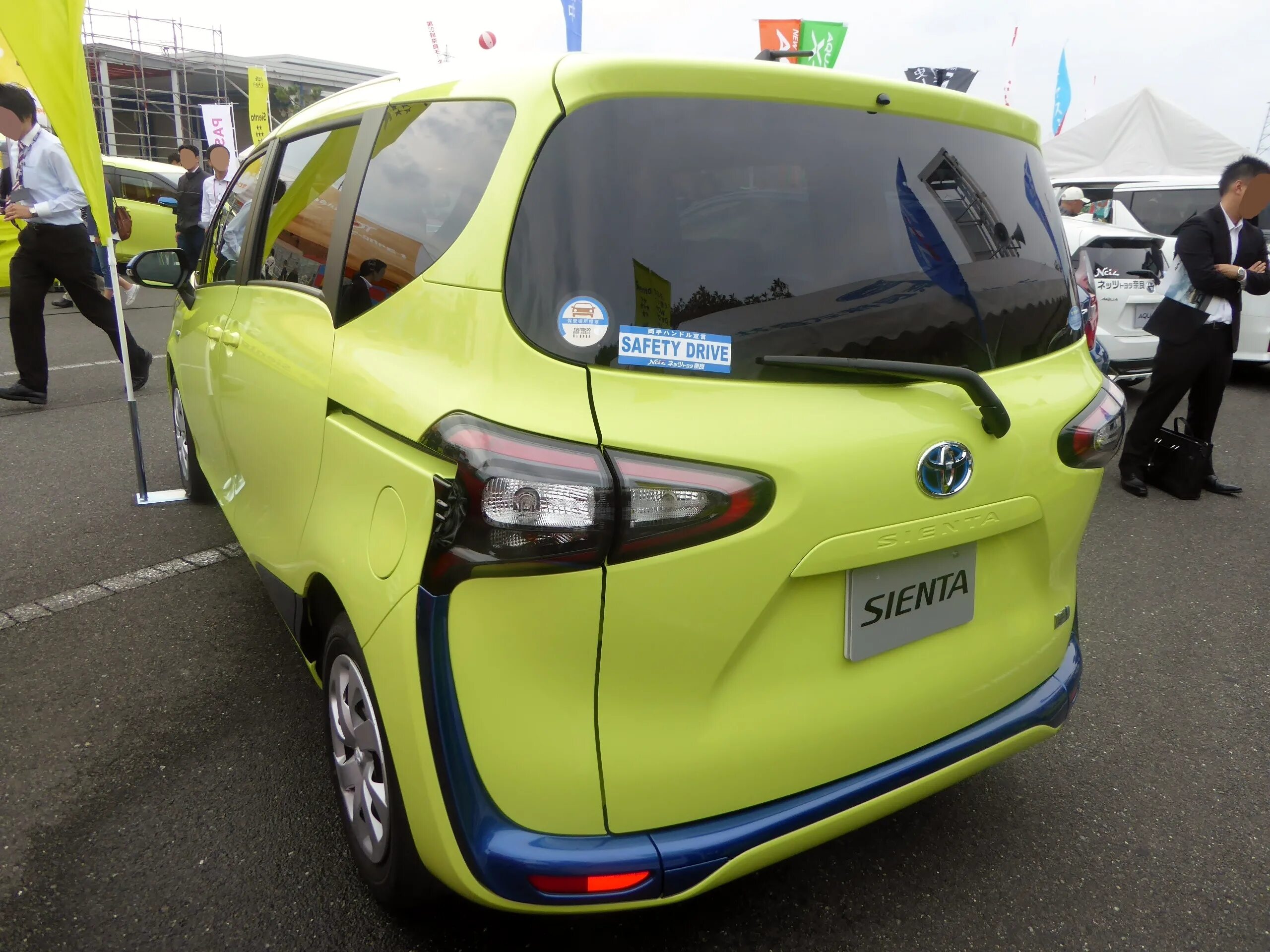 Toyota Sienta 2015 Hybrid. Toyota Sienta Hybrid g. Toyota Sienta Hybrid 2018. Toyota Sienta гибрид 2. Hybrid g