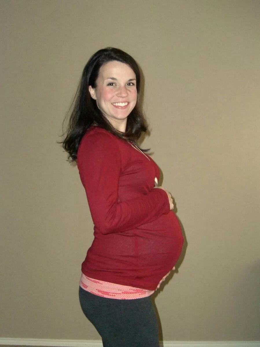 Живот беременной 38 недель. 38 Неделя беременности фото.